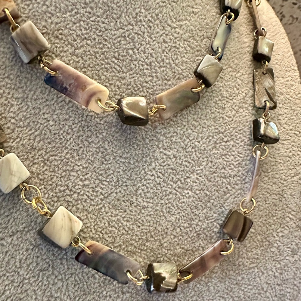 Shell segments necklace - Picture 5 of 5